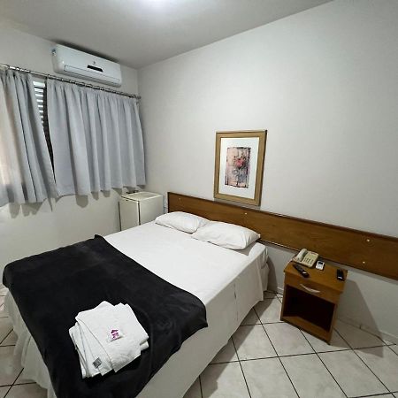 Santa Rosa Hotel อัสซิส ภายนอก รูปภาพ
