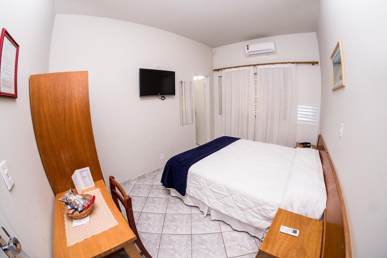 Santa Rosa Hotel อัสซิส ภายนอก รูปภาพ
