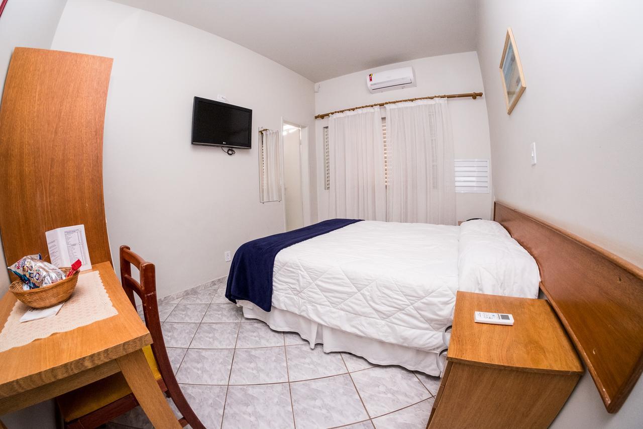 Santa Rosa Hotel อัสซิส ภายนอก รูปภาพ